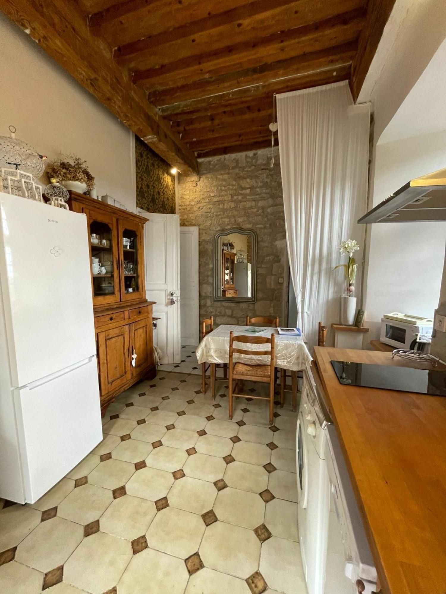Appartement Spacieux Avec Deux Chambres Au Chateau Valence (Gard) Exterior foto