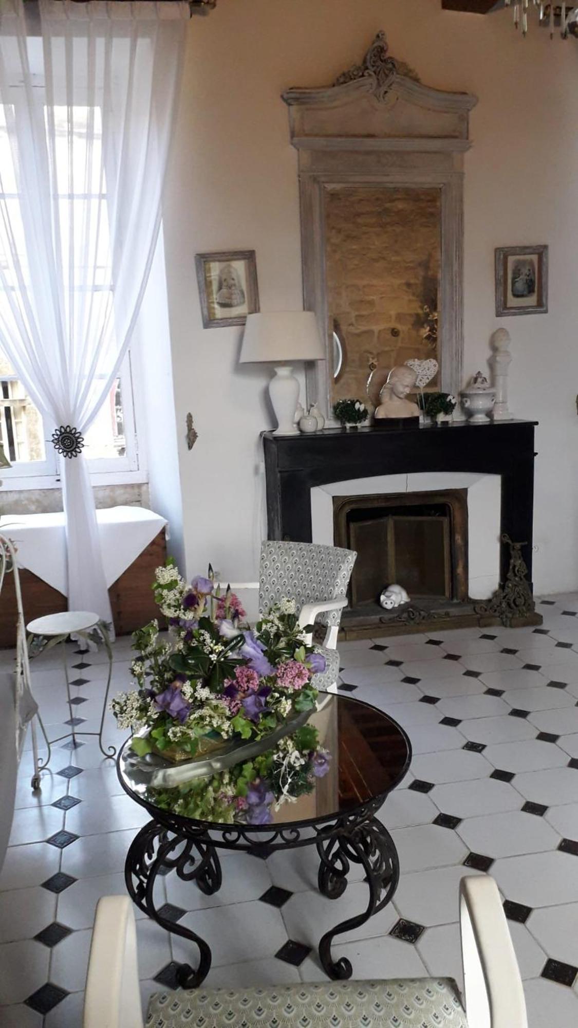Appartement Spacieux Avec Deux Chambres Au Chateau Valence (Gard) Exterior foto