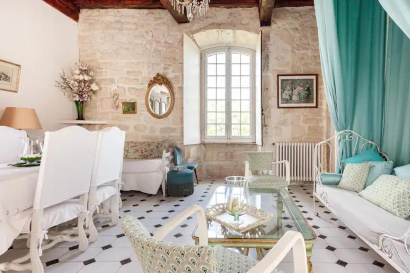 Appartement Spacieux Avec Deux Chambres Au Chateau Valence (Gard) Exterior foto