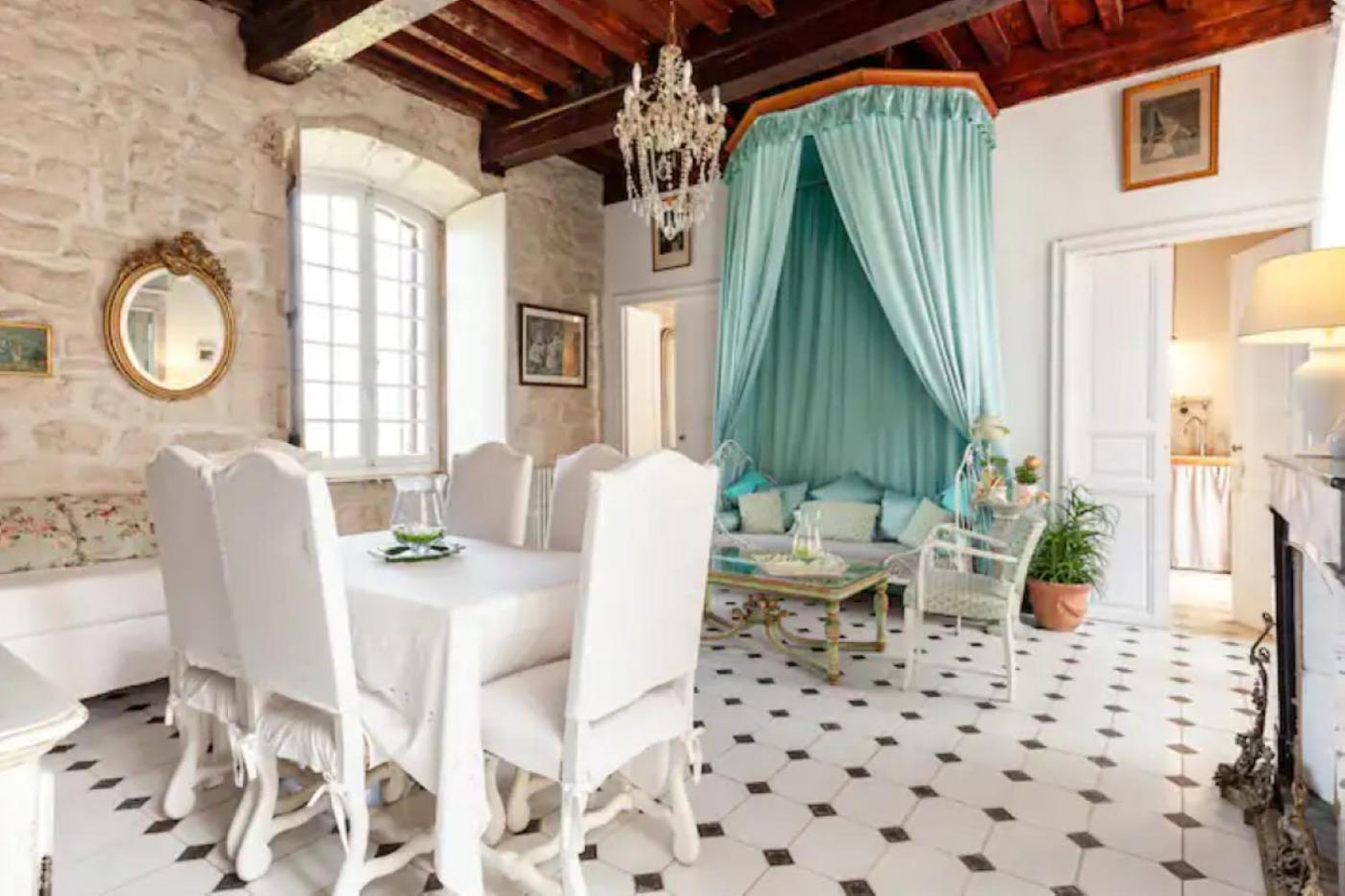 Appartement Spacieux Avec Deux Chambres Au Chateau Valence (Gard) Exterior foto