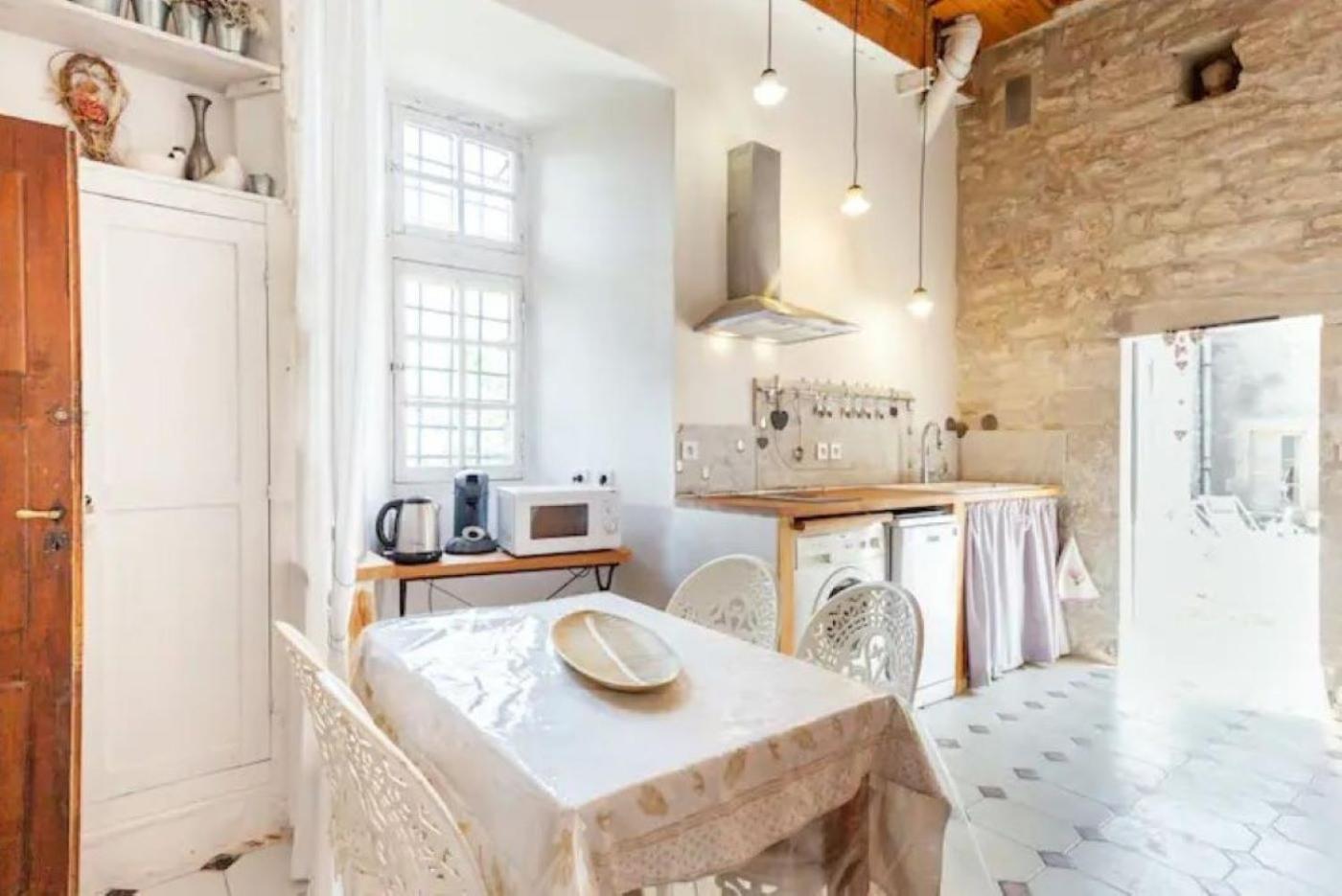 Appartement Spacieux Avec Deux Chambres Au Chateau Valence (Gard) Exterior foto
